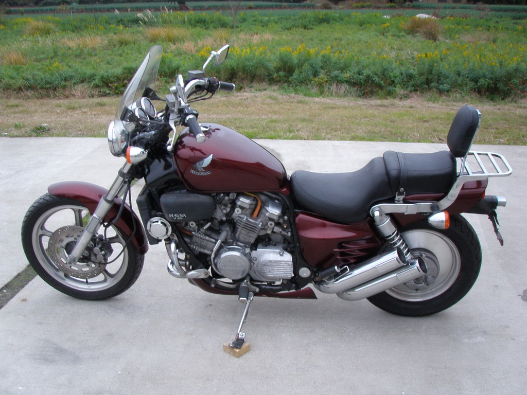 Купить мотоцикл Honda V45 Magna 1988 фото 10